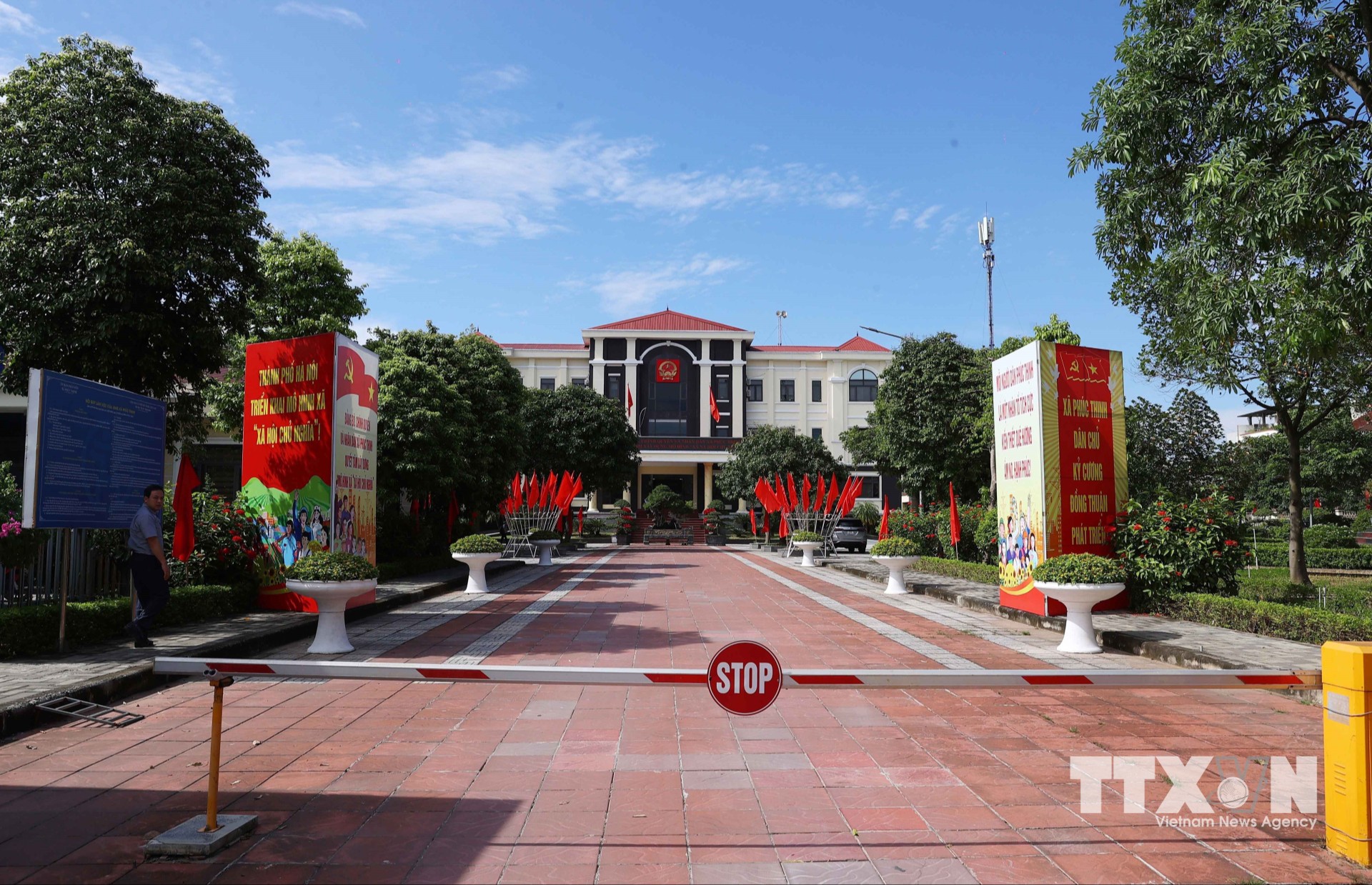 Trụ sở Đảng ủy, HĐND, UBND xã Phúc Thịnh (Ảnh: Văn Điệp/TTXVN)
